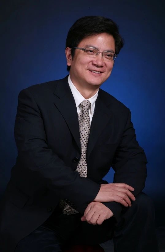 郑强.jpg 郑强.jpg